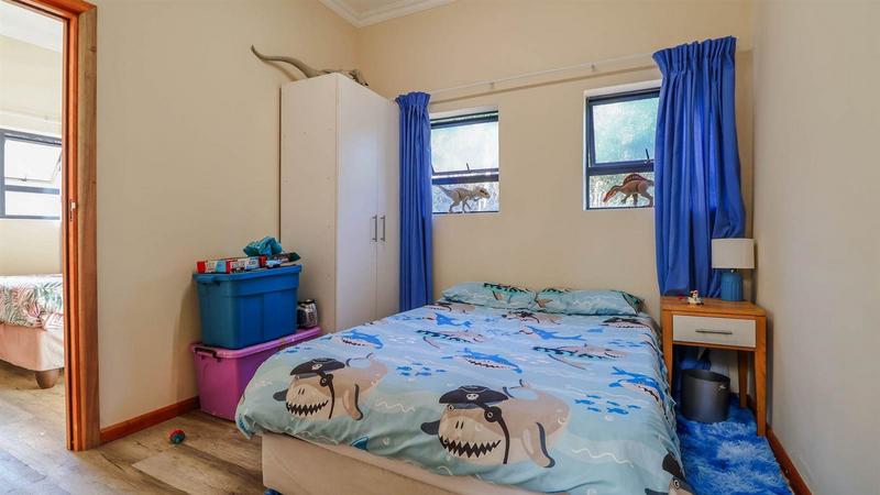 5 Bedroom Property for Sale in Glentana Western Cape